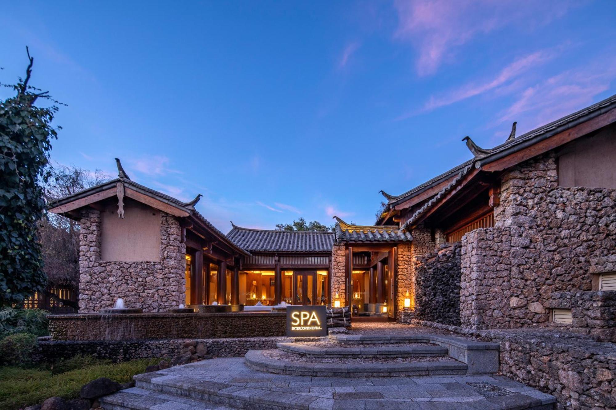 Intercontinental Lijiang Ancient Town Resort By Ihg Exteriör bild